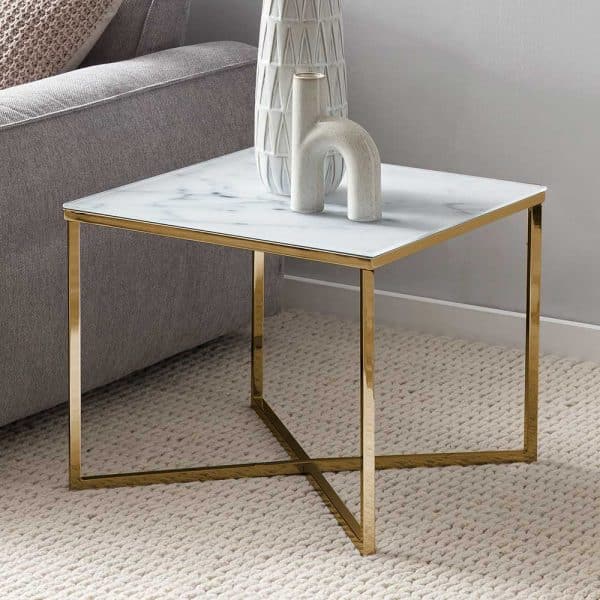 Beistelltisch Sofa in Weiß und Goldfarben quadratischer Tischplatte